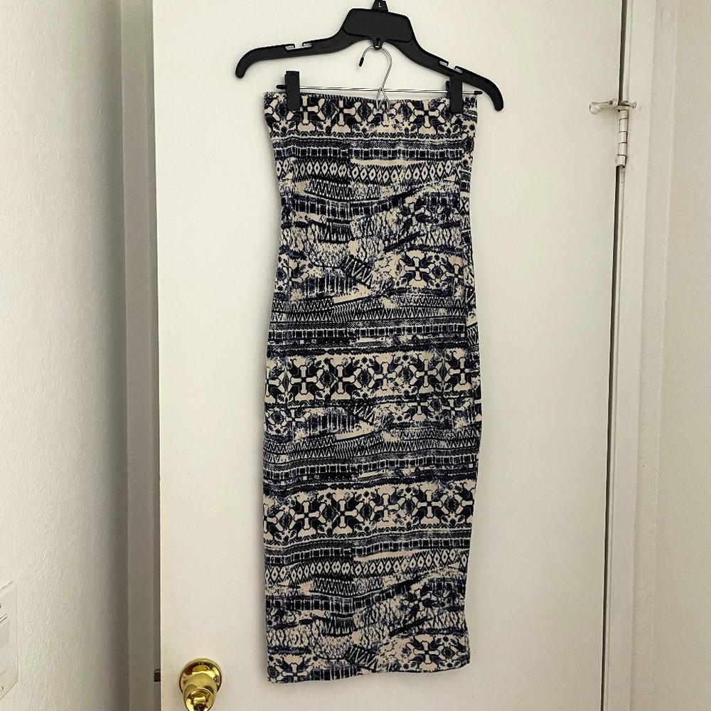 Abstract Strapless Midi Dress